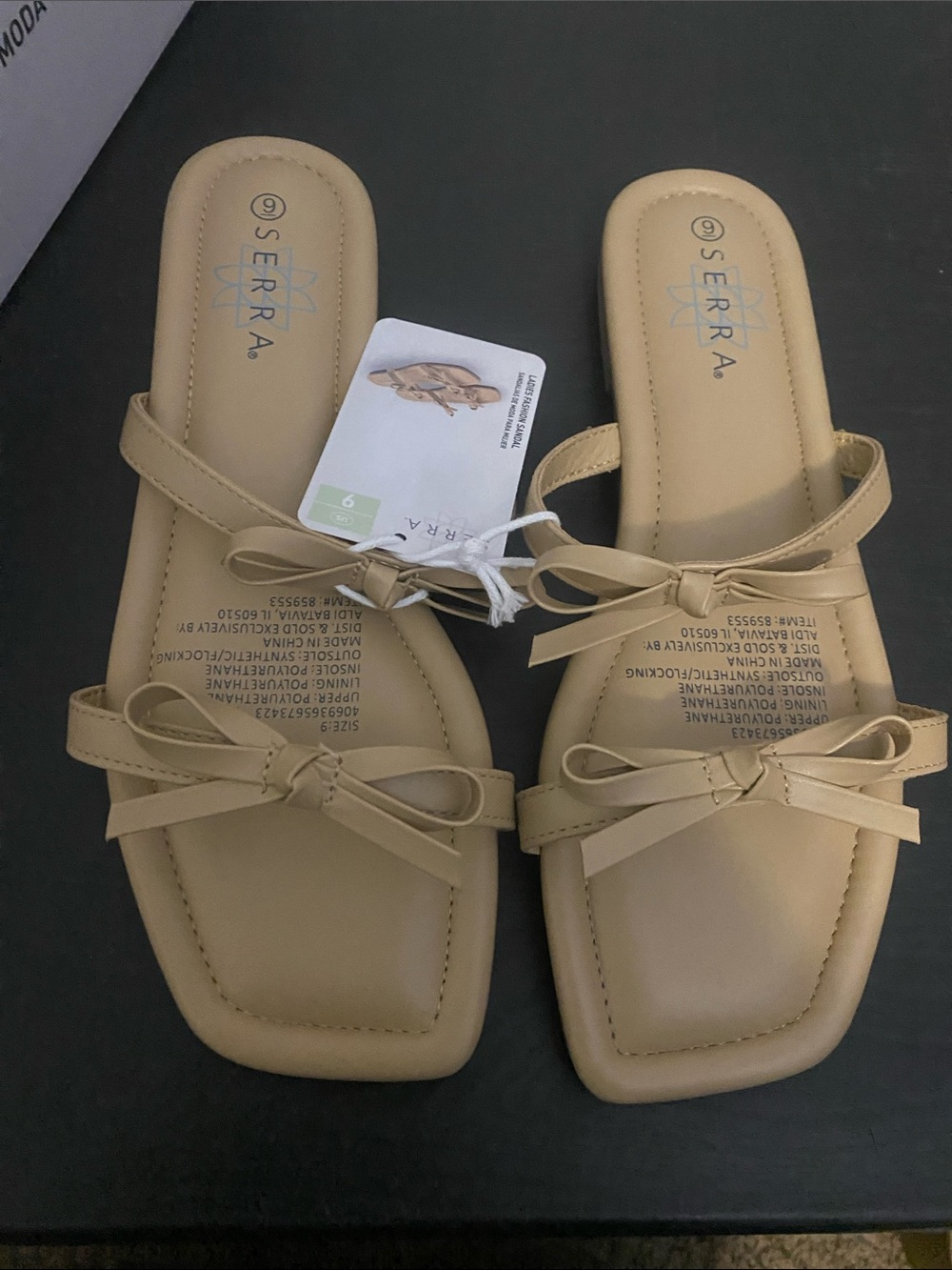 Sandals - Picture 9 of 10